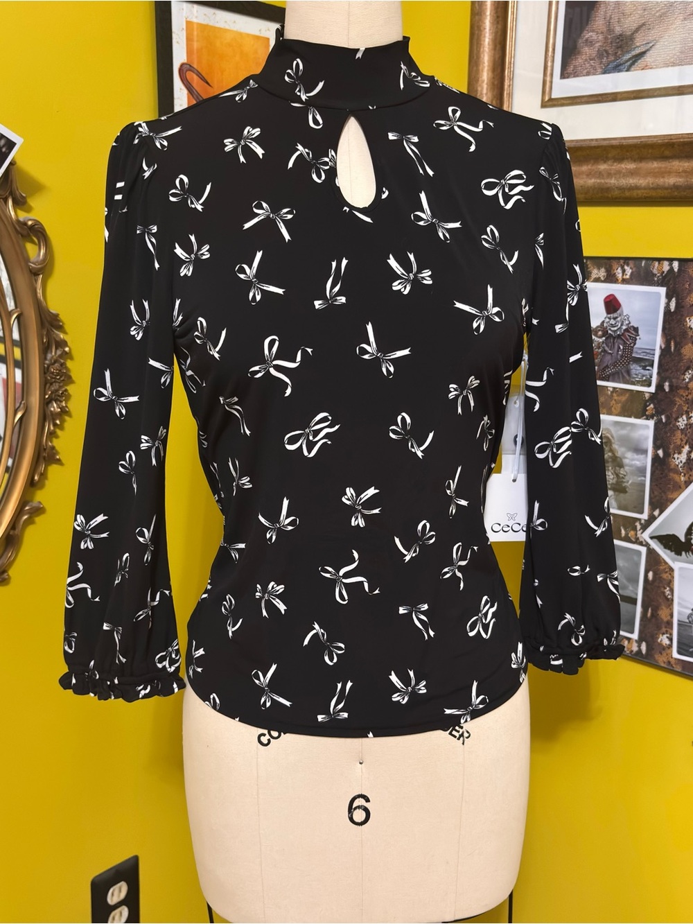 Cece Black White Bow Print Ruffle Top XS